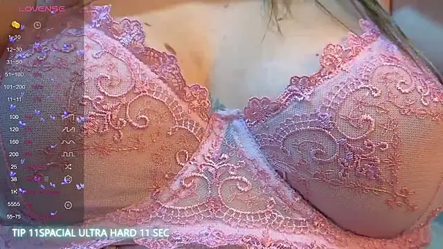Snapshot of Cristal_v_1 chatting on 20, 5, 2026 Cristal v 1 online show from 20, 5, 2026