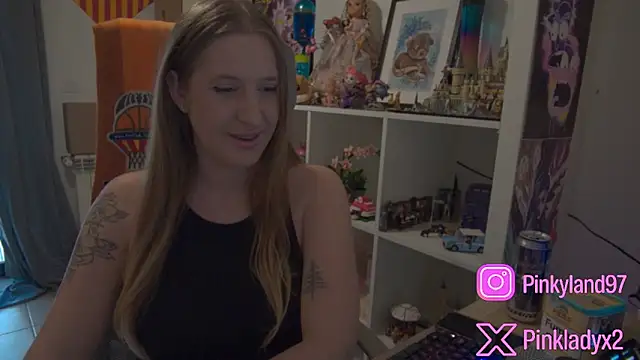 Snapshot of Pinkyladyxxx chatting on 22, 4, 2026 Pinkyladyxxx online show from 22, 4, 2026