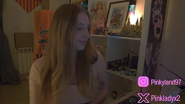 Snapshot of Pinkyladyxxx chatting on 25, 4, 2026 Pinkyladyxxx online show from 25, 4, 2026