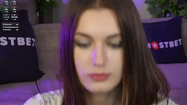 Snapshot of Britney054 chatting on 6, 1, 2025 Britney054 online show from 6, 1, 2025