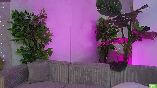 Snapshot of Britney054 chatting on 15, 1, 2025 Britney054 online show from 15, 1, 2025