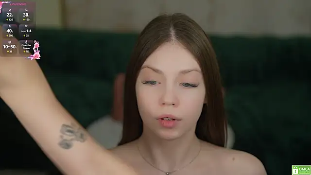 Snapshot of Britney054 chatting on 21, 2, 2025 Britney054 online show from 21, 2, 2025