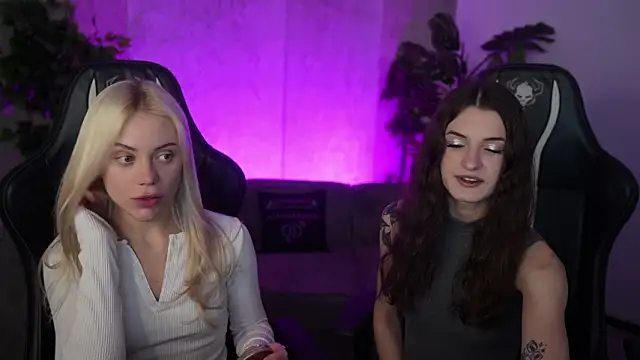 Snapshot of Britney054 chatting on 15, 2, 2026 Britney054 online show from 15, 2, 2026