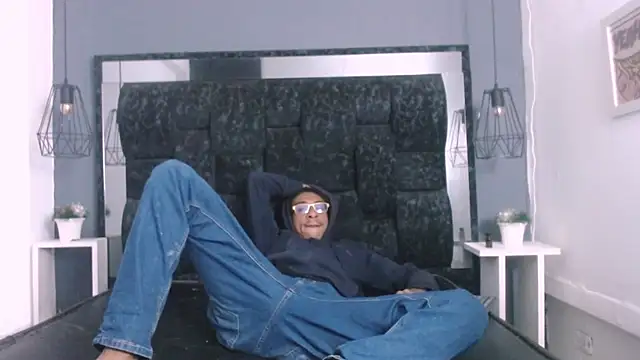 Jose Smoke online show from 8, 3, 2025