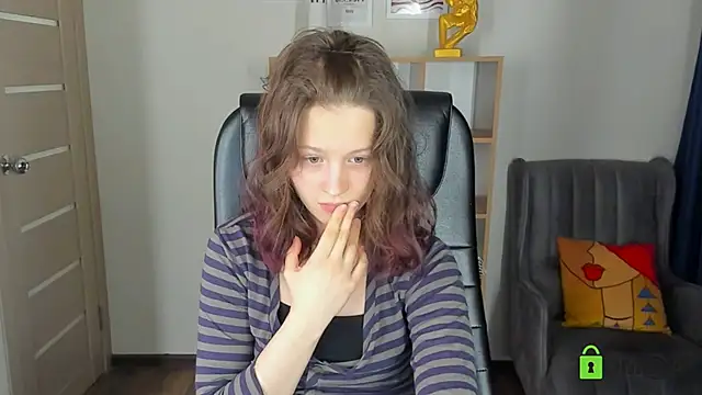 Snapshot of Alina_Mills chatting on 16, 5, 2026 Alina Mills online show from 16, 5, 2026