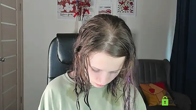 Snapshot of Alina_Mills chatting on 24, 5, 2026 Alina Mills online show from 24, 5, 2026