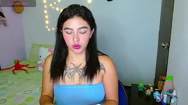  luna torres online show from 28, 2, 2025