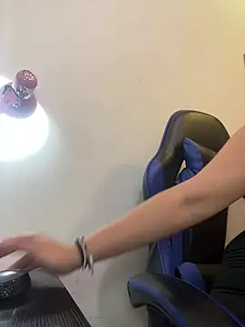  luna torres online show from 13, 3, 2026