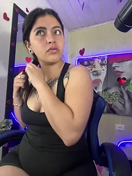 Snapshot of _luna_torres chatting on 18, 6, 2026 luna torres online show from 18, 6, 2026