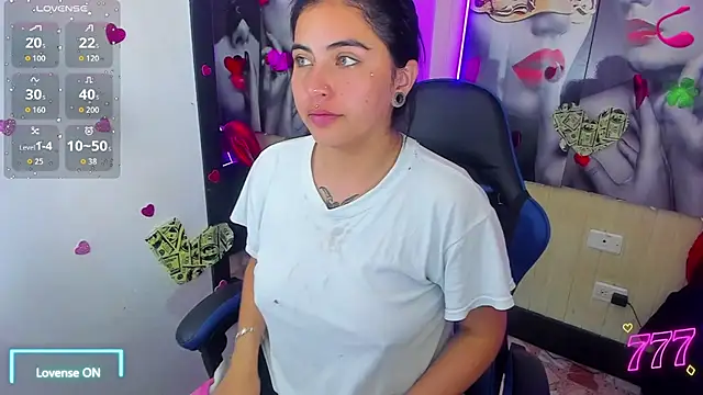 Snapshot of _luna_torres chatting on 15, 7, 2026 luna torres online show from 15, 7, 2026