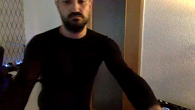 Snapshot of tomz0819 chatting on 15, 3, 2025 tomz0819 online show from 15, 3, 2025