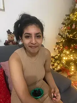 cloe small online show from 4, 12, 2024