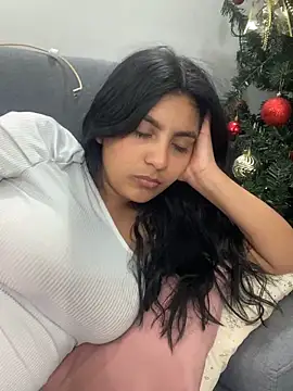 cloe small online show from 18, 1, 2025