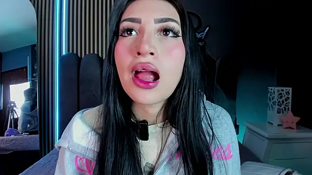 Snapshot of Nicolette_ks_ chatting on 1, 7, 2026 Nicolette ks online show from 1, 7, 2026
