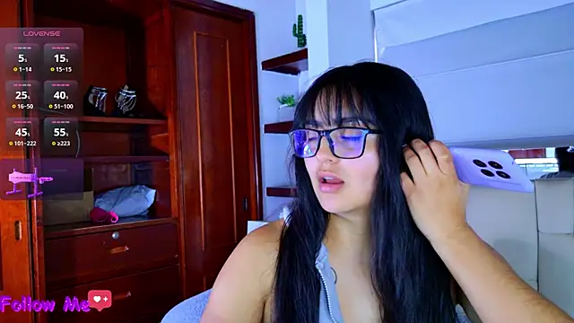 scarlleth  online show from 6, 11, 2025