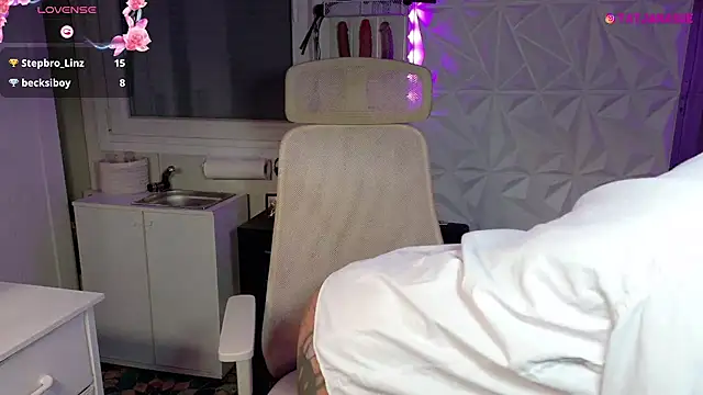 Snapshot of Tatjana_Sue chatting on 9, 7, 2026 Tatjana Sue online show from 9, 7, 2026