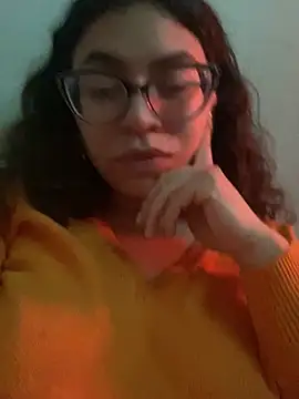 Snapshot of Lucrecia_33 chatting on 2, 2, 2026 Lucrecia 33 online show from 2, 2, 2026