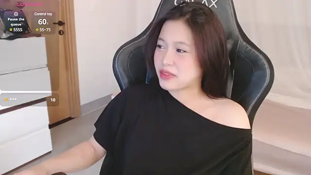 Lin SiYee online show from 2, 3, 2025