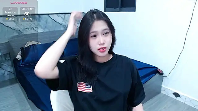 Lin SiYee online show from 25, 11, 2025