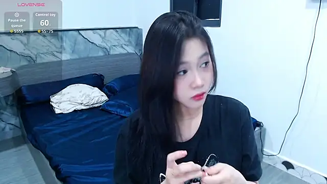 Lin SiYee online show from 27, 11, 2025