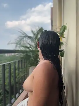 Pretty Isadora online show from 25, 3, 2026