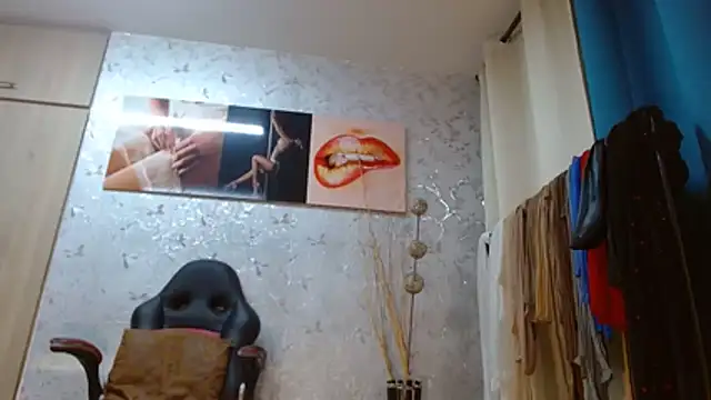 Samantabrown  online show from 4, 2, 2026