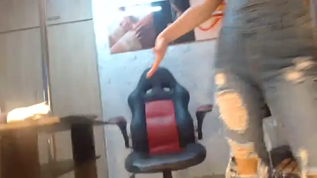 Samantabrown  online show from 8, 4, 2026