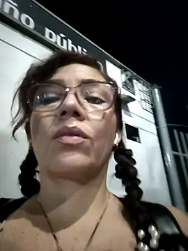 Snapshot of Samantabrown_ chatting on 7, 5, 2026 Samantabrown online show from 7, 5, 2026