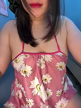 Snapshot of --Lyly-- chatting on 17, 5, 2026 --Lyly-- online show from 17, 5, 2026