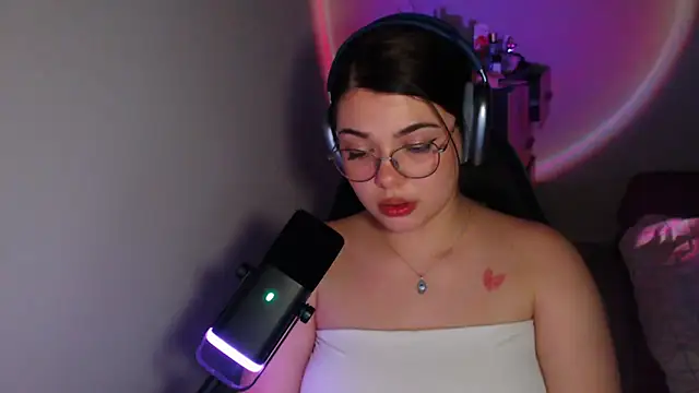 helengilmor online show from 22, 4, 2026