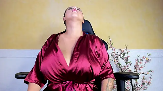 Snapshot of Lau_Beauty chatting on 28, 1, 2025 Lau Beauty online show from 28, 1, 2025