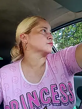 Snapshot of natally_ross21 chatting on 11, 1, 2025 natally ross21 online show from 11, 1, 2025