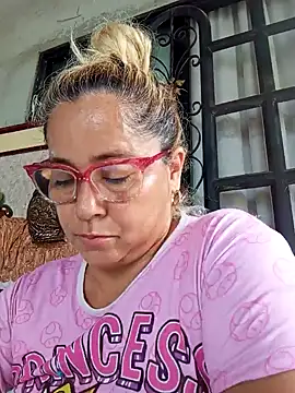 Snapshot of natally_ross21 chatting on 5, 2, 2025 natally ross21 online show from 5, 2, 2025