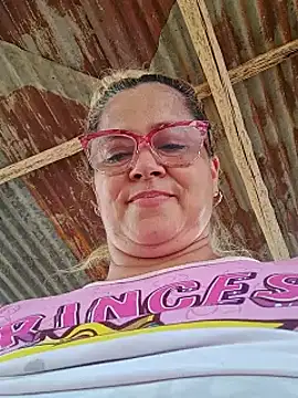 Snapshot of natally_ross21 chatting on 5, 2, 2025 natally ross21 online show from 5, 2, 2025