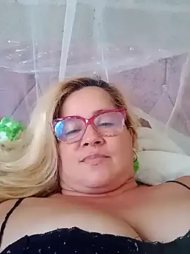 Snapshot of natally_ross21 chatting on 9, 2, 2025 natally ross21 online show from 9, 2, 2025