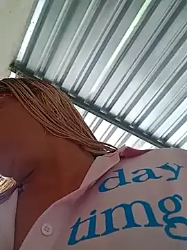 Snapshot of natally_ross21 chatting on 2, 3, 2025 natally ross21 online show from 2, 3, 2025