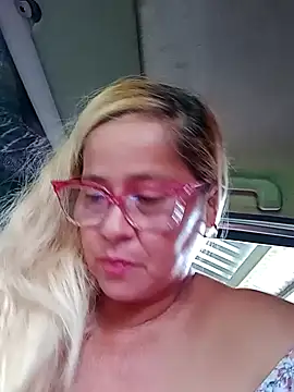 Snapshot of natally_ross21 chatting on 5, 3, 2025 natally ross21 online show from 5, 3, 2025