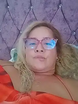 Snapshot of natally_ross21 chatting on 7, 3, 2025 natally ross21 online show from 7, 3, 2025