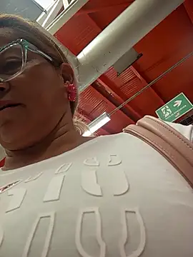 Snapshot of natally_ross21 chatting on 11, 9, 2025 natally ross21 online show from 11, 9, 2025