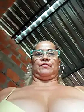 Snapshot of natally_ross21 chatting on 21, 9, 2025 natally ross21 online show from 21, 9, 2025