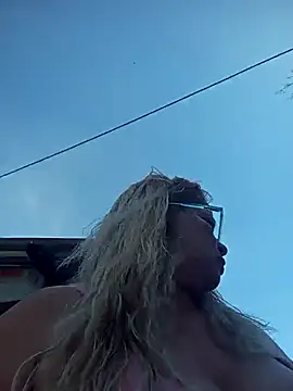 Snapshot of natally_ross21 chatting on 1, 10, 2025 natally ross21 online show from 1, 10, 2025