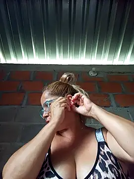 Snapshot of natally_ross21 chatting on 2, 10, 2025 natally ross21 online show from 2, 10, 2025