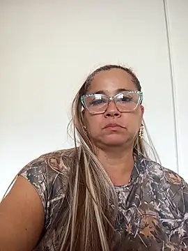 Snapshot of natally_ross21 chatting on 8, 10, 2025 natally ross21 online show from 8, 10, 2025