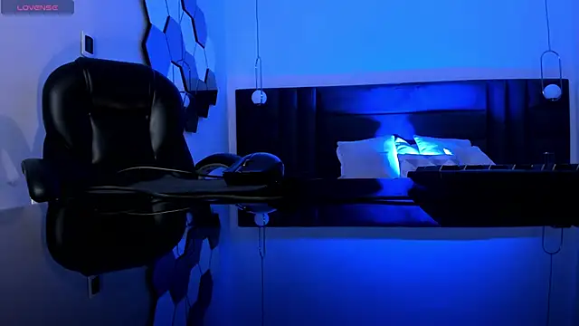 SamanthaKlein  online show from 26, 1, 2025