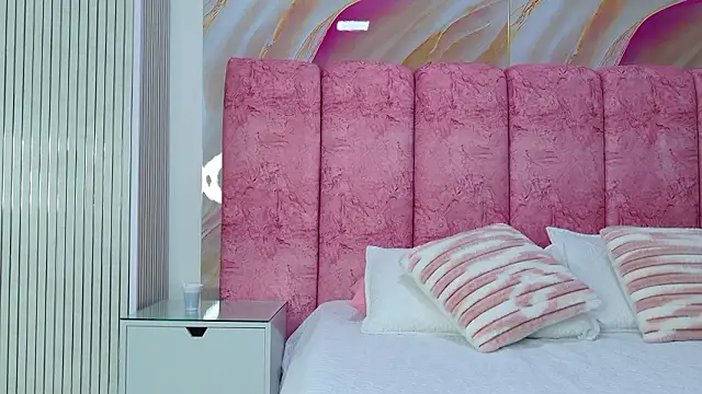 kendal rossi online show from 25, 2, 2026