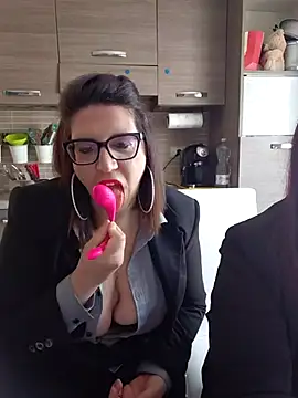 carolyne2023 online show from 28, 3, 2026