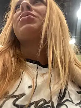 Snapshot of Sweet___Emily chatting on 6, 12, 2024 Sweet Emily online show from 6, 12, 2024