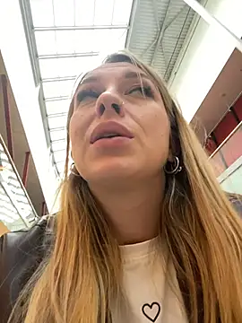 Snapshot of Sweet___Emily chatting on 25, 9, 2025 Sweet Emily online show from 25, 9, 2025