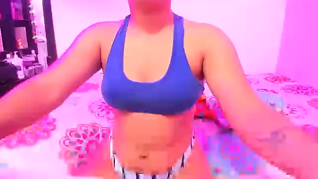 Snapshot of Ivonnesweets chatting on 31, 1, 2025 Ivonnesweets online show from 31, 1, 2025