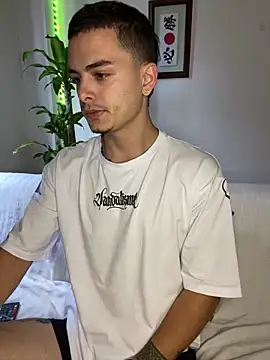 Snapshot of danny_42027 chatting on 27, 2, 2025 danny 42027 online show from 27, 2, 2025